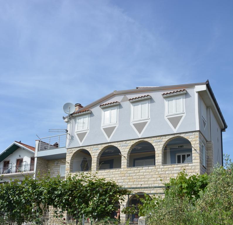 Apartments Petar & Anka Biograd Na Moru Exterior photo