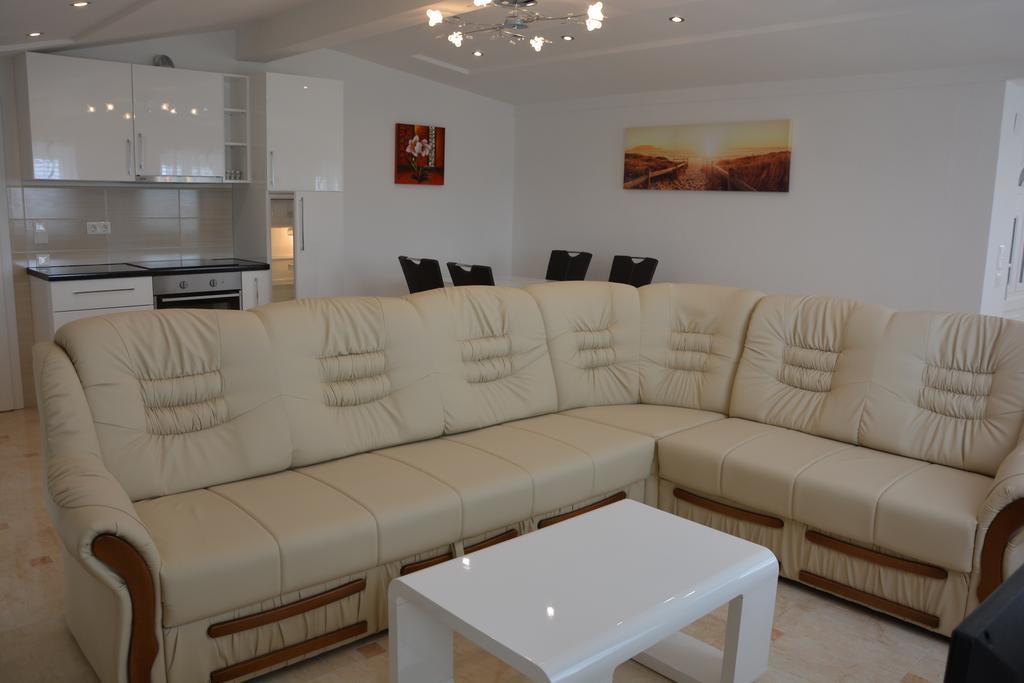Apartments Petar & Anka Biograd Na Moru Exterior photo