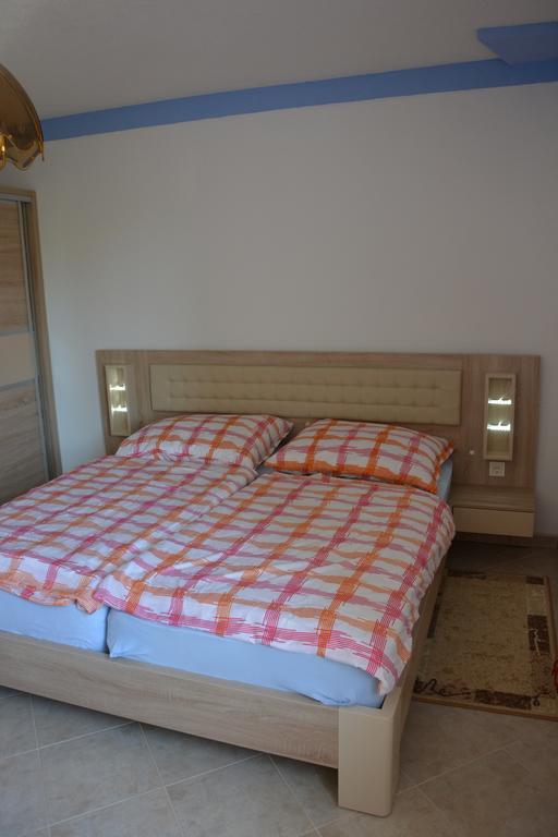 Apartments Petar & Anka Biograd Na Moru Exterior photo